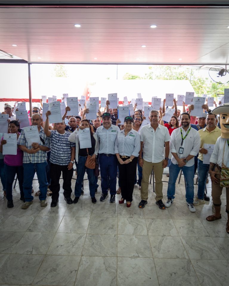 ANATI entrega 150 títulos de propiedad a familias de San Antonio en Panamá Norte