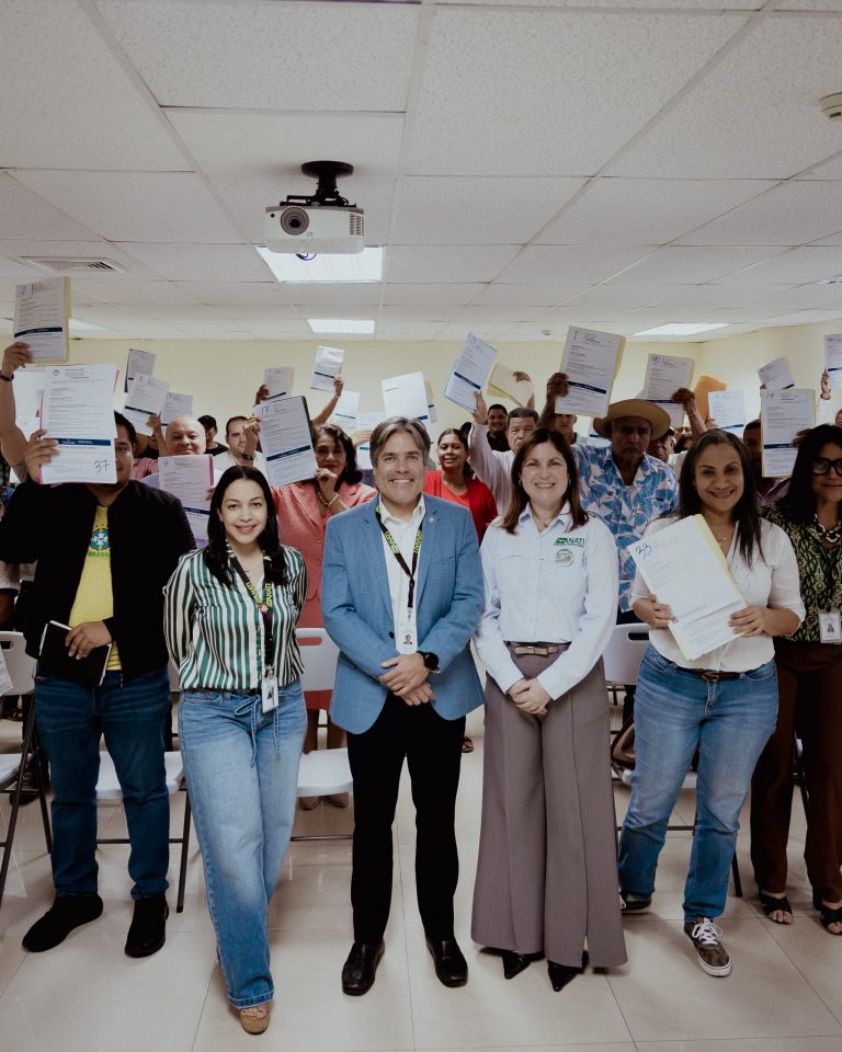 ANATI celebra dos años de gestión con la entrega de 50 títulos de propiedad